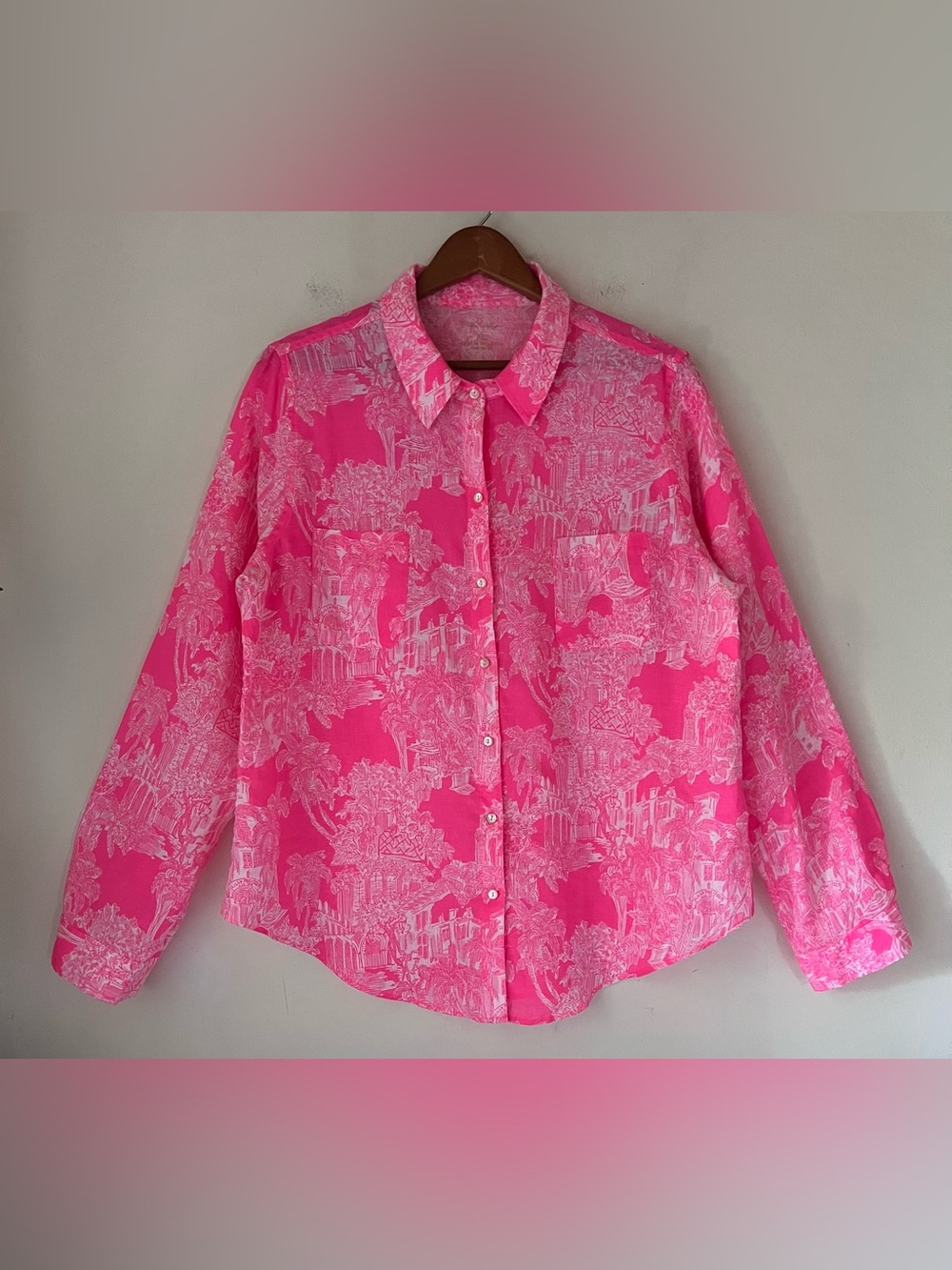 Lilly Pulitzer Sea View Linen Button Down Shirt Size XL in Roxie Pink - Picture 3 of 13